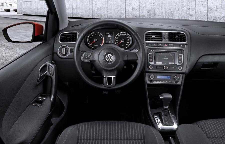  Volkswagen Polo 2011 года  (фото 2 из 3)